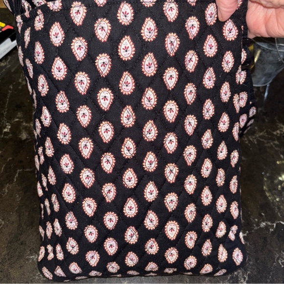 Vera Bradley 2006 Black Paisley Crossbody Bag -11.5”x 9.5”W -Zipped Pockets - Picture 4 of 9